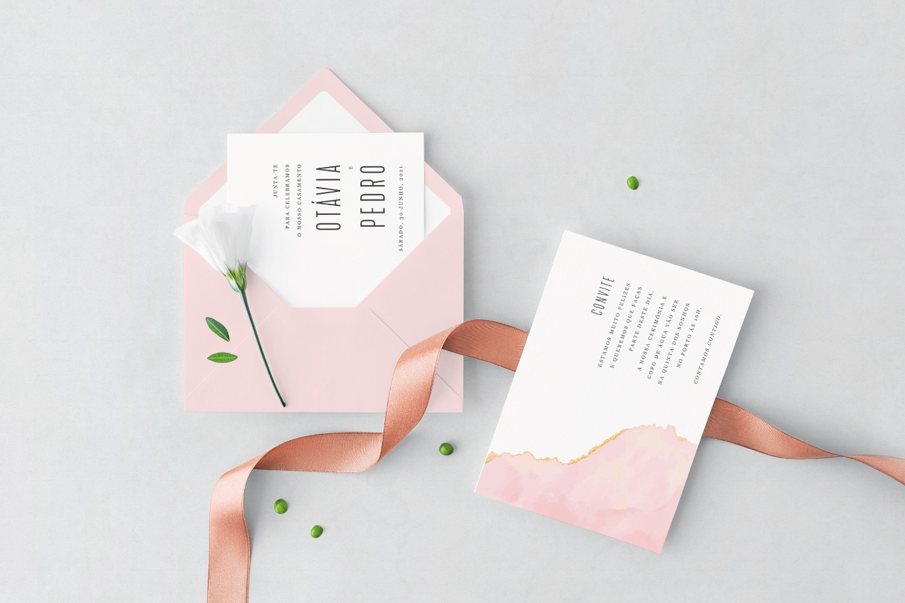 Convite de casamento com aquarela rosa e envelope cor de rosa