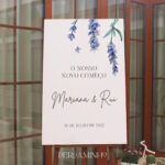 Convite de casamento com detalhes florais